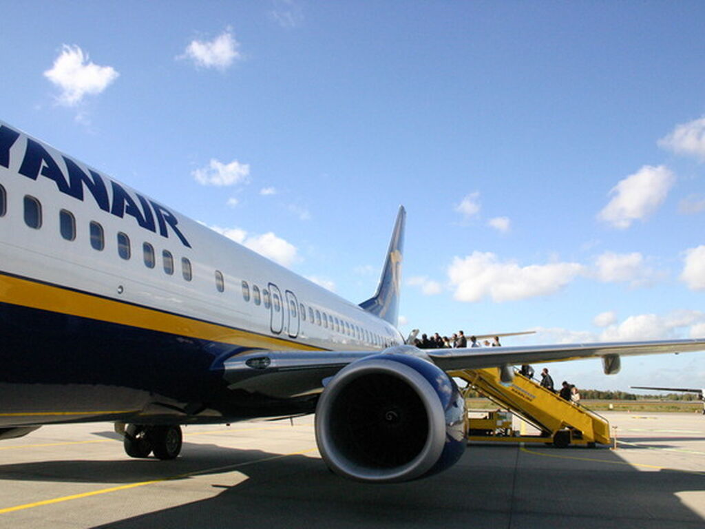 Ryanair boarding plane