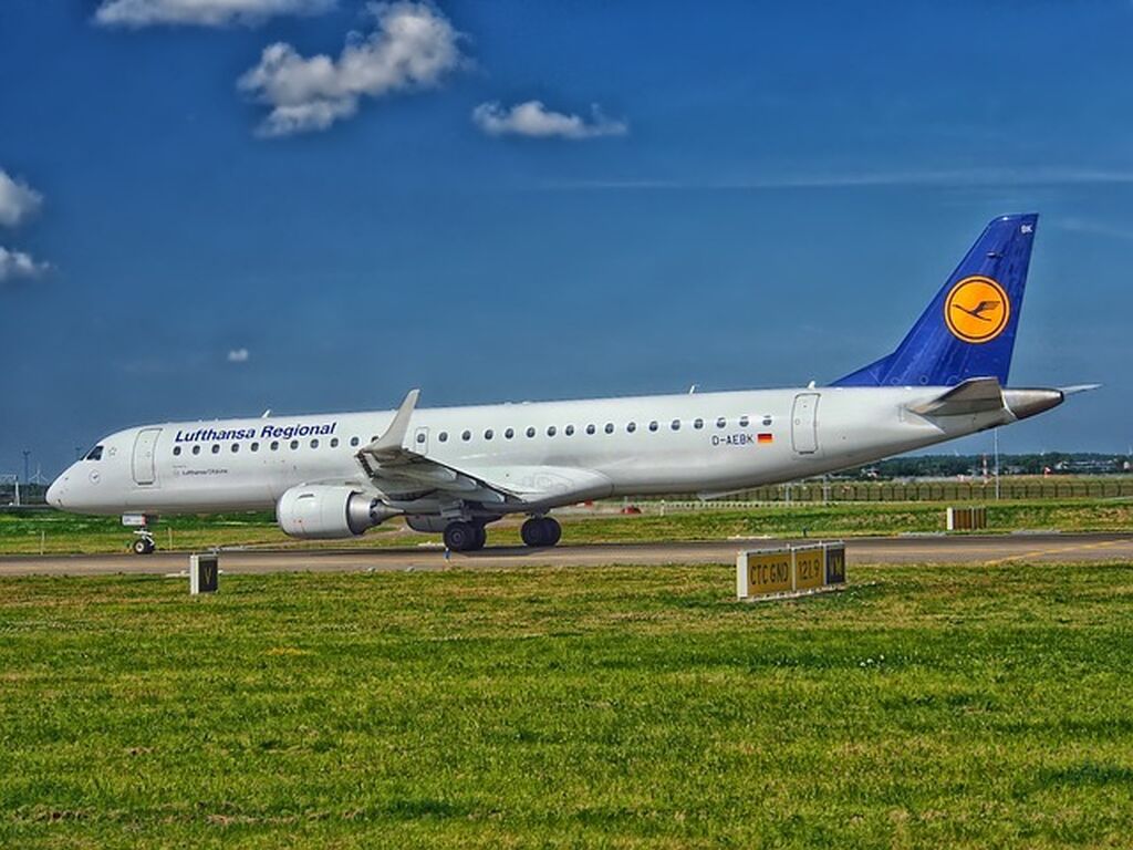 Lufthansa frankfurt airport flight delayed